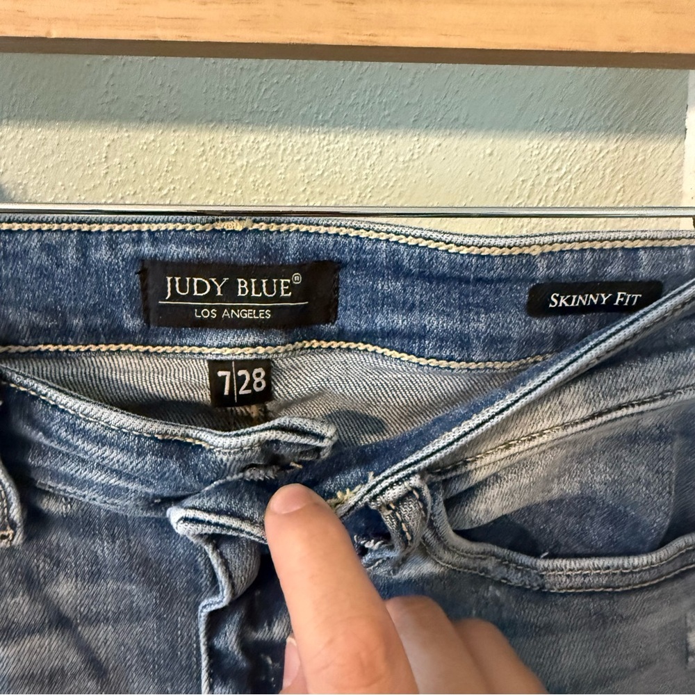 Judy Blue Distressed Light Blue Skinny Fit High Rise Jeans Size 7/28 - Picture 3 of 10